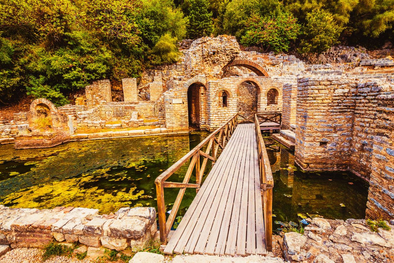 SARANDA – BUTRINT – KSAMIL – OJO AZUL - GJIROKASTER (D/-/C) – 120 km