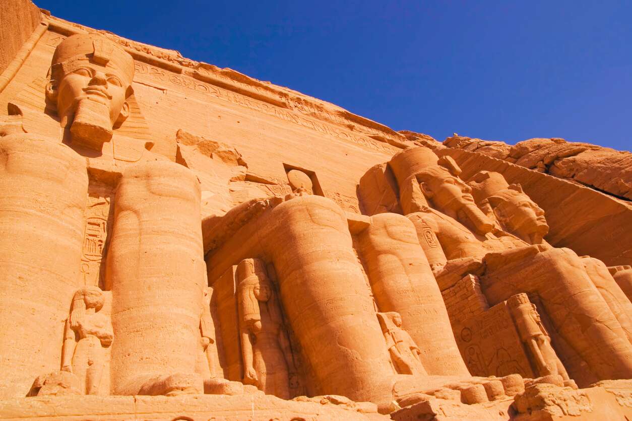 TUT II con ABU SIMBEL - VUELO CHÁRTER SÁBADO Y LUNES DIRECTO A LUXOR 