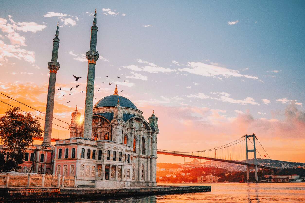 ESTAMBUL [D/-/-]